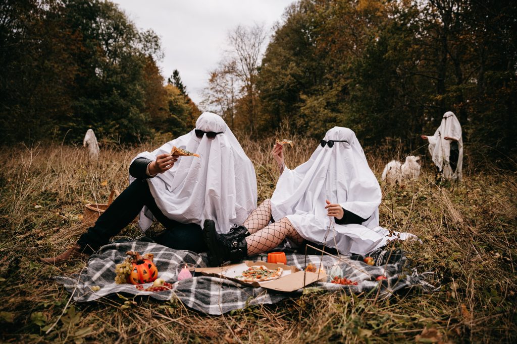 Autumn travel picnic