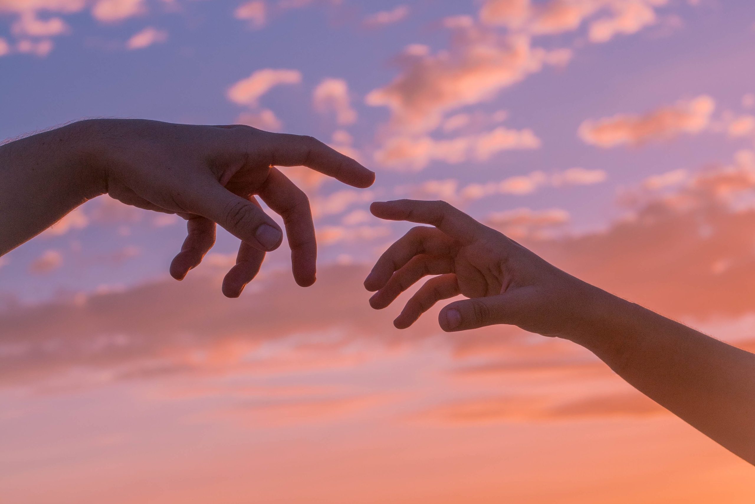 Under the dreamy sky, boys and girls stretched out their tentative hands that were about to touch each other.